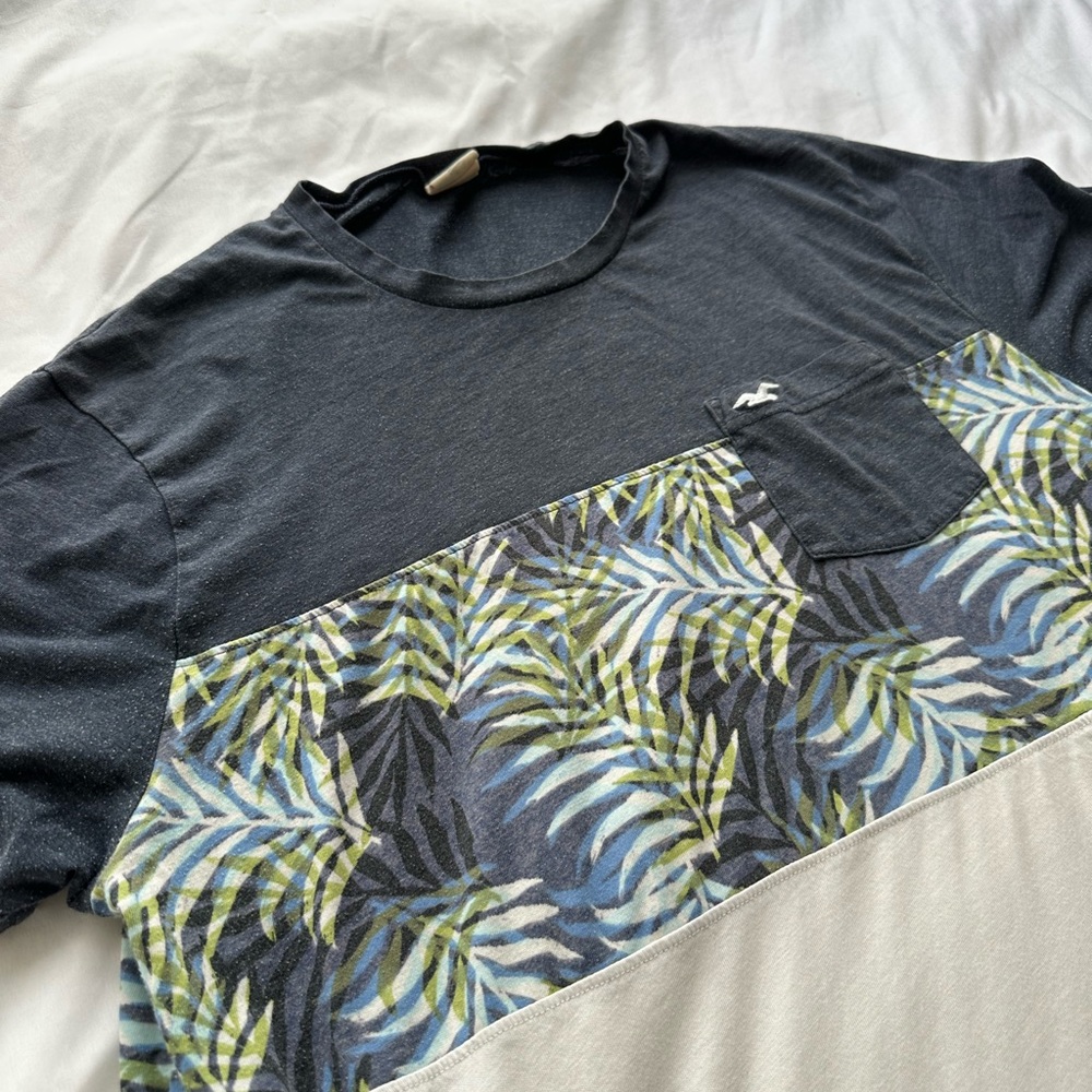 Tropical Pattern Hollister Color Block T-Shirt Navy Blue, Green and White